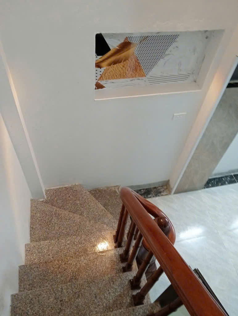 KHƯƠNG TRUNG 30m 5 TẦNG MT3,5m giá chỉ 8,75 tỷ