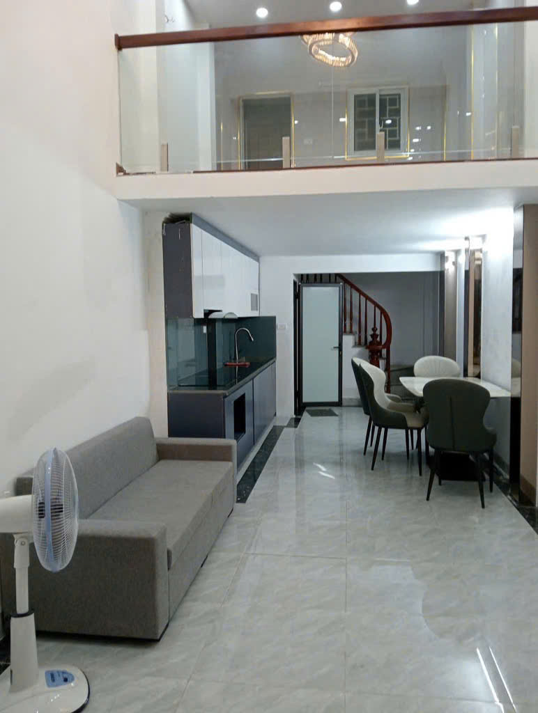 KHƯƠNG TRUNG 30m 5 TẦNG MT3,5m giá chỉ 8,75 tỷ
