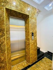 Bán nhà phố BÙI XƯƠNG TRẠCH 38,3 m2, 6 tầng, MT 3,4m 7,x tỷ, nhà đẹp , ngõ 3 gác, THANG MÁY.