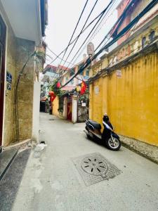 LẠC LONG QUÂN CCMN 7 tầng 21 Phòng khép kín Thang máy FULL nội thất GPXD, PCCC đầy đủ 85m MT5,1m giá chào 20 tỷ ô tô thông