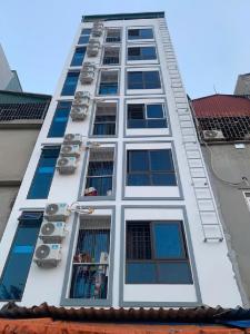 VĂN TRÌ CCMN 7 tầng 18 Phòng khép kín Thang máy FULL nội thất GPXD, PCCC đầy đủ 73m MT6,5m giá chào 20 tỷ ô tô thông qua cửa