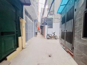BÙI XƯƠNG TRẠCH 39m 5 TẦNG MT4,4m ba gác đỗ cửa giá chỉ 8,35tỷ