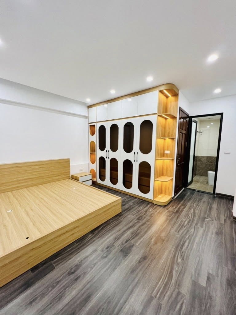 Bán Nhà 5 Tầng Tân Triều-Triều Khúc Mặt Ngõ Ô Tô Qua Giá 3.7 Tỷ
