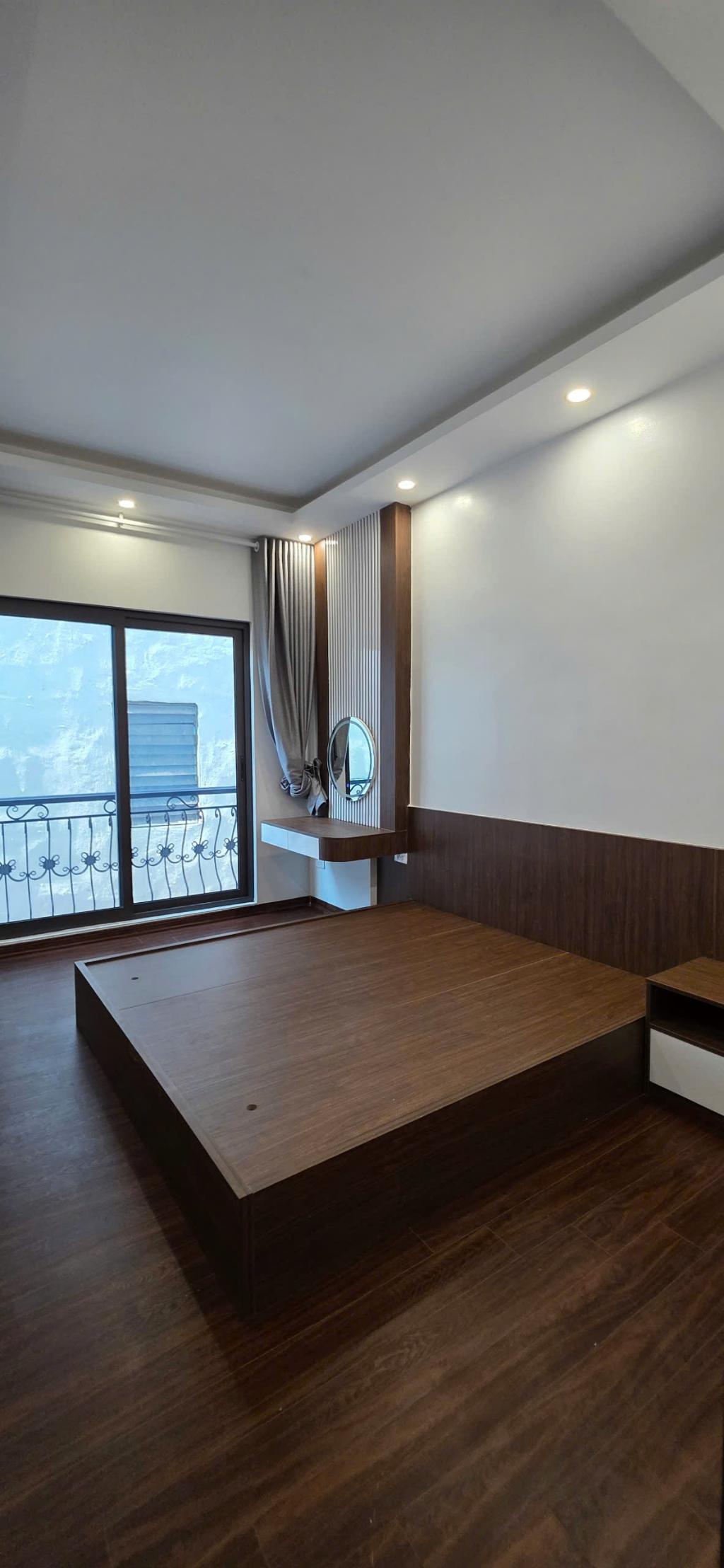 Bán Nhà Tân Triều -Triều Khúc 30m2, 6 tầng 3 ngủ đầy đủ công năng