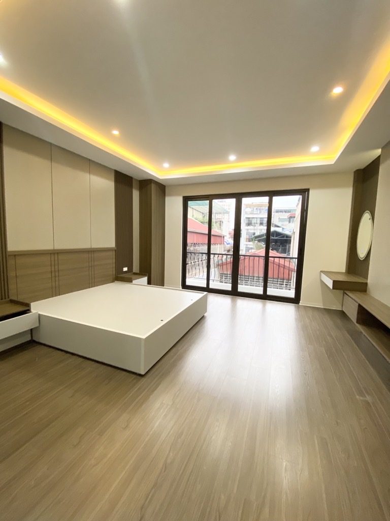 Bán nhà Thanh Xuâm 6 tầng thang máy 50m2 ô tô vào nhà 16.7 tỷ