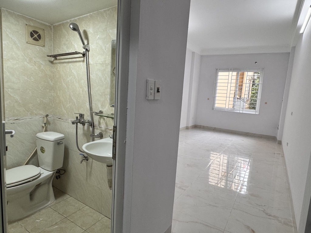 Bán Nhà Tân Triều -Triều Khúc 32m2 5 tầng ô tô lùi cửa,10m ra ô tô tránh 7.3 tỷ