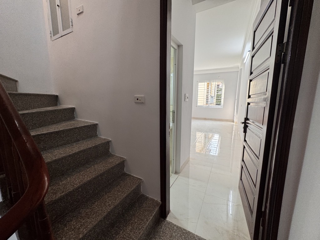 Bán Nhà Tân Triều -Triều Khúc 32m2 5 tầng ô tô lùi cửa,10m ra ô tô tránh 7.3 tỷ