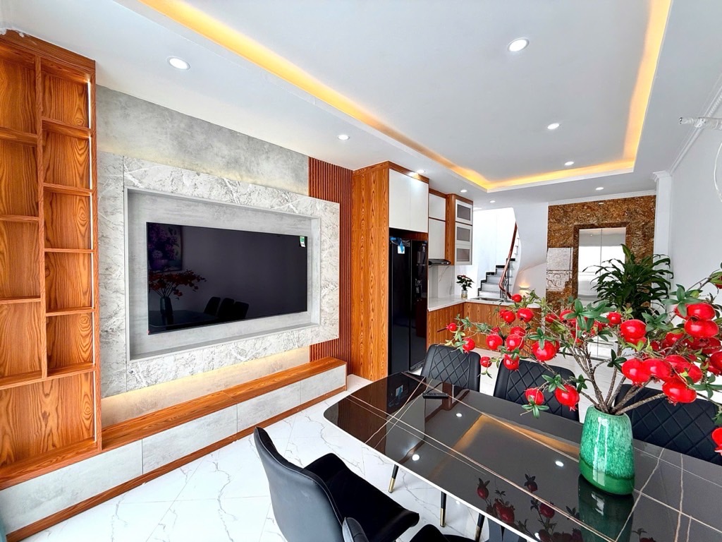 Nhà đẹp phố định công 6 tầng nhỉnh 8 tỷ Alo em Ngọc 0962675686