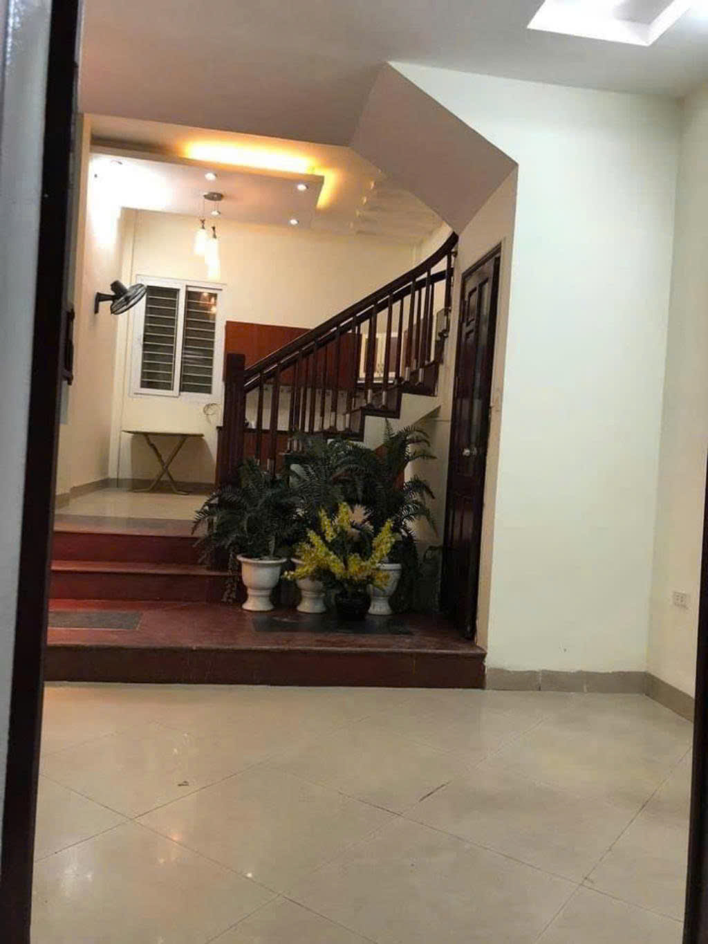 40m2 – 5 tầng – Hoàng Ngân – Lê Văn Lương