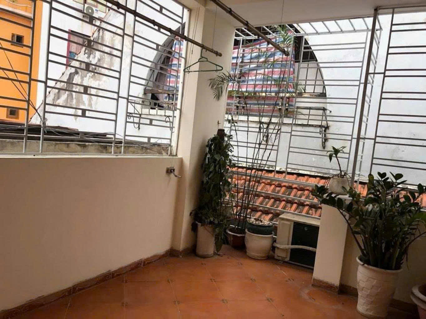 40m2 – 5 tầng – Hoàng Ngân – Lê Văn Lương