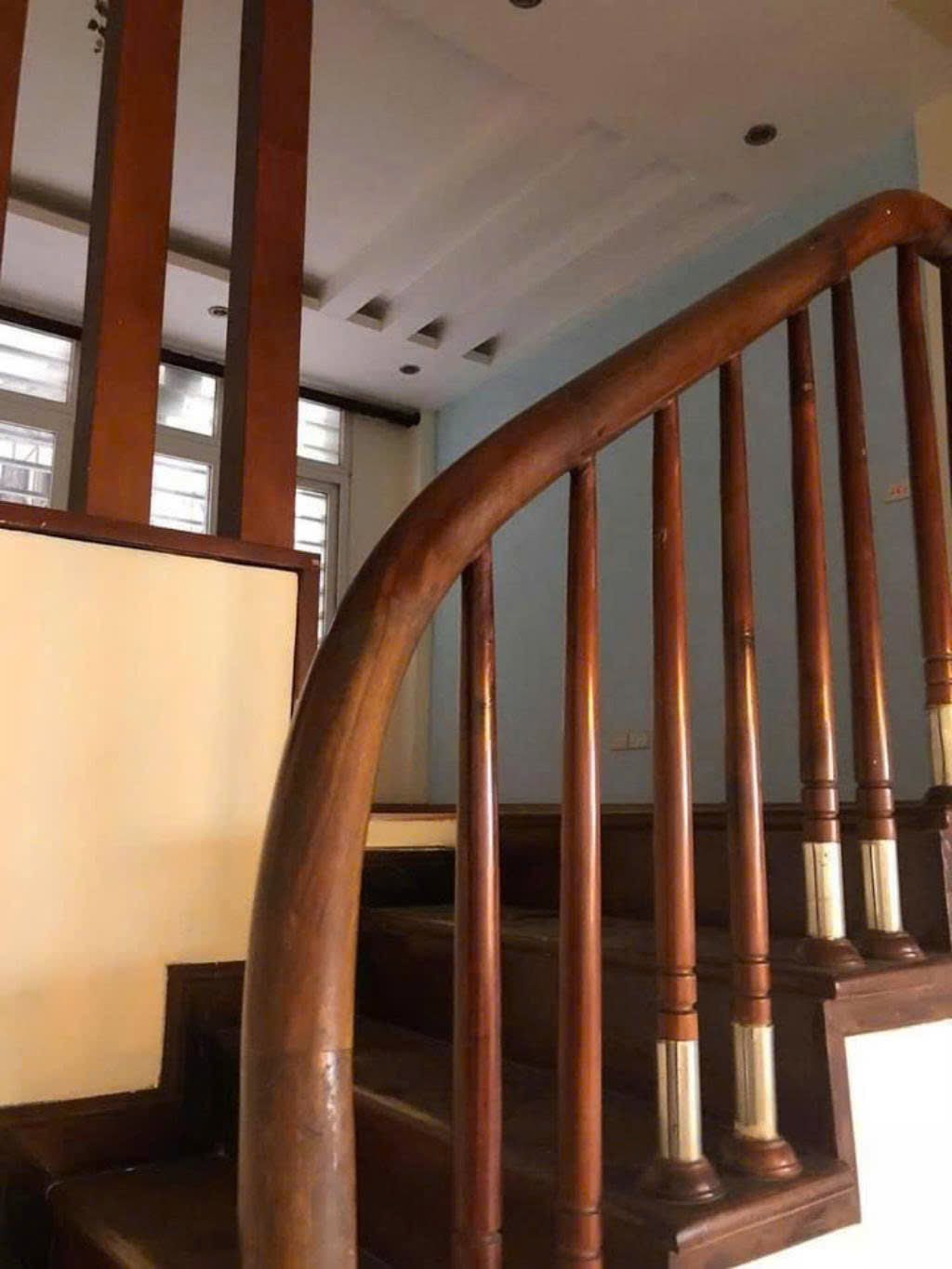 40m2 – 5 tầng – Hoàng Ngân – Lê Văn Lương