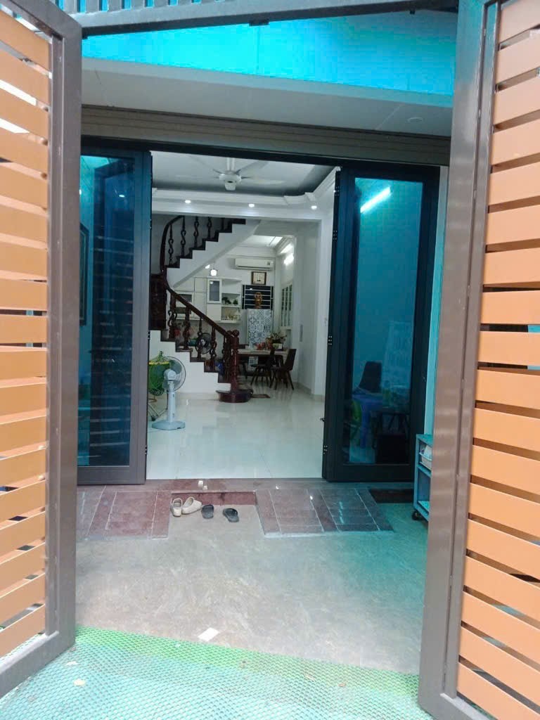 NHÀ ĐẸP PHÂN LÔ HOÀNG MAI VỊ TRÍ CHỢ KINH DOANH SẦM UẤT