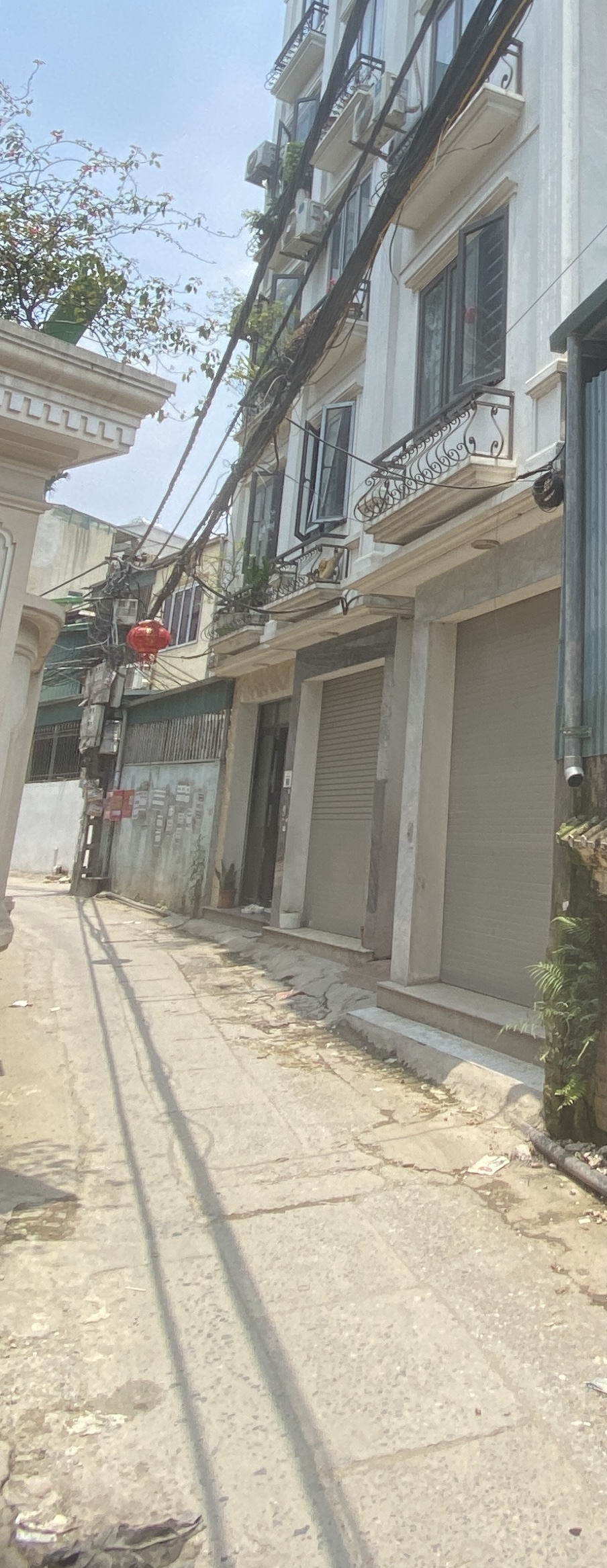 Gần cầu bươu chủ bán căn nhà 5tầng  - dt 39 - mặt tiền 4m  giá dưới 5 tỷ