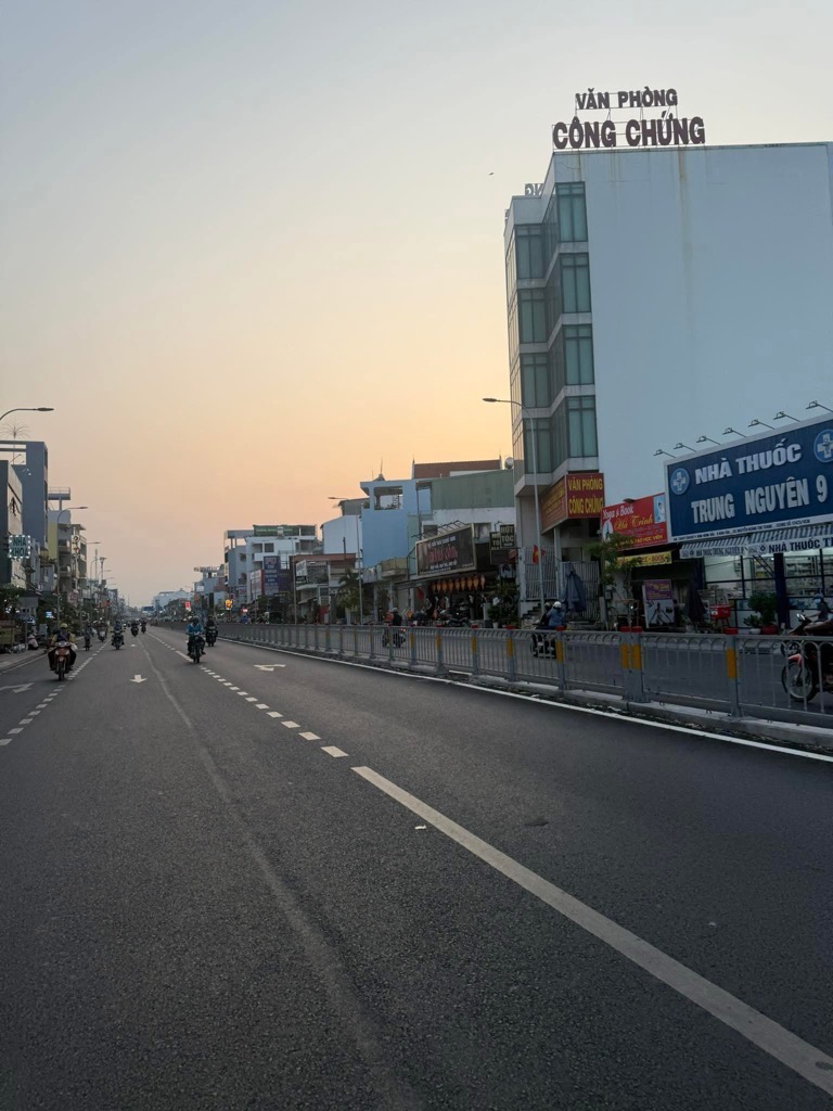Kế bên Aeon Tân Phú- Tân Kỳ Tân Quý- DT 100m2 (55x20m)- Hẻm xe hơi đỗ cửa