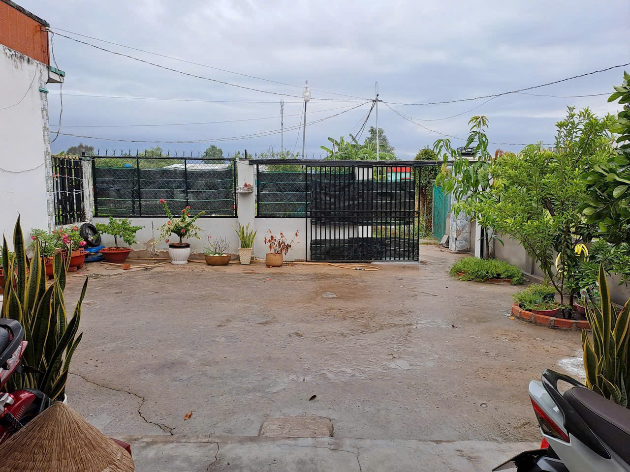 NGỘP THUẾ - BÁN GẤP  228 m2 - Mỹ Lộc, Cần Giuộc,Long An