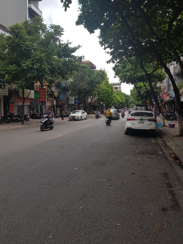 Mặt phố khu Nguyễn Văn Cừ, Ngọc Lâm, Long Biên vị trí đẹp nhất phố dt74m MT 4.2m