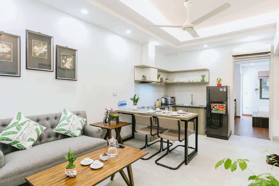Cho thuê căn hộ cao cấp Phố Quảng Khánh, Tây Hồ 80m2x 2pn full đồ