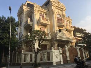 Bán biệt thự KĐT Linh Đàm, Hoàng Mai, lô góc 3 mặt thoáng 250m2, kinh doanh sầm uất.
