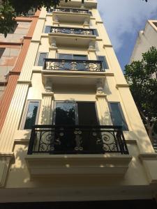 Bán Nhà  phố Nguyễn Chí thanh-Phân Lô-3 oto,tặng nội thất 600tr,giá 7.7 tỷ