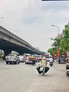 Mặt phố Nguyễn Xiển,Khuất Duy Tiến,Thanh Xuân 42m2, cấp 4, giá 10.5 tỷ