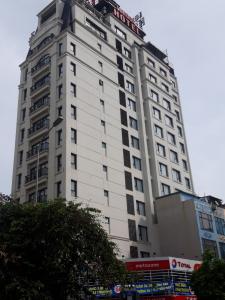 Home Stay 10 tầng thang máy, diện tích 200, Lạc Long Quân, giá 35 tỷ - LH: 0963585800 Chuyên nhà mặt phố, khách sạn tại Hà nội.